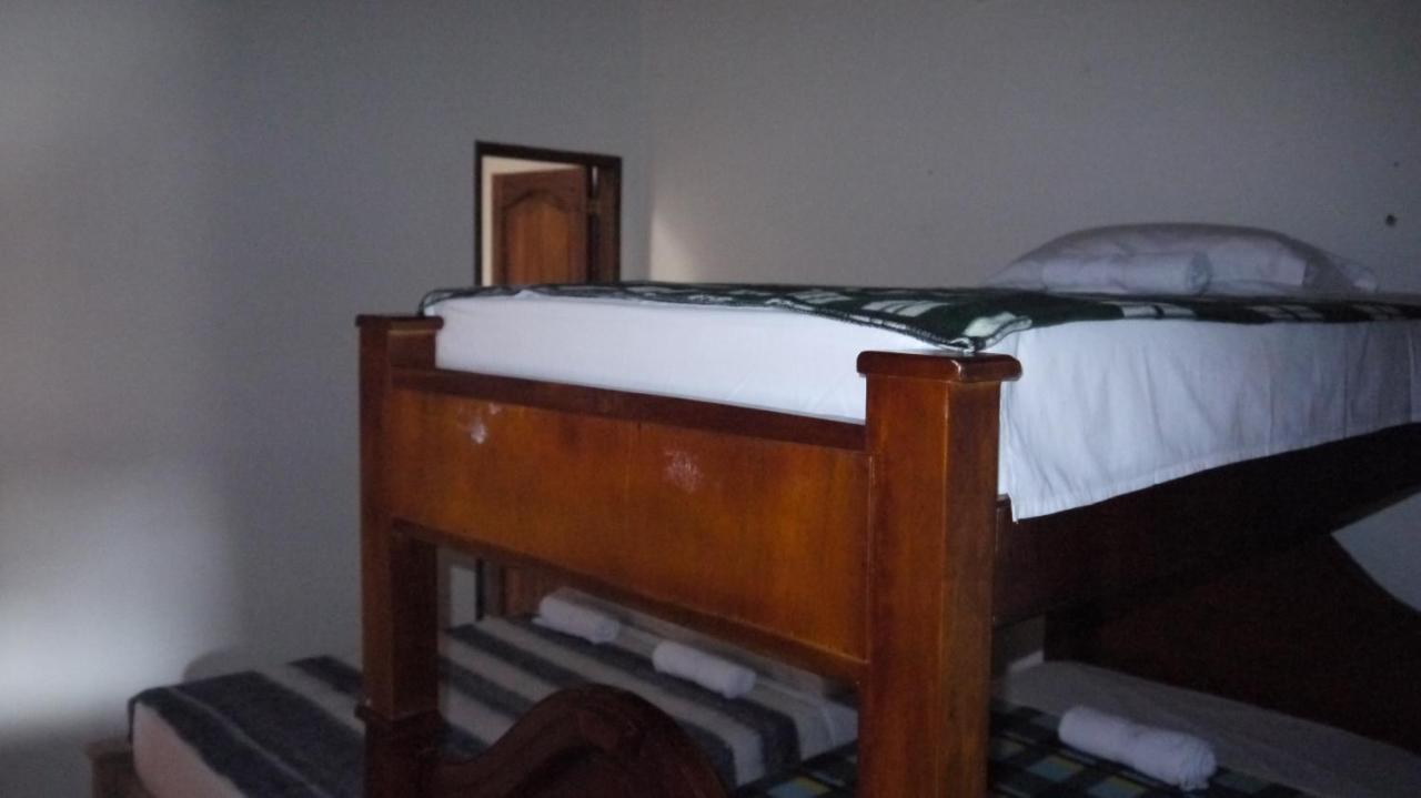 Hostal Naty Luna Jardin Exterior photo
