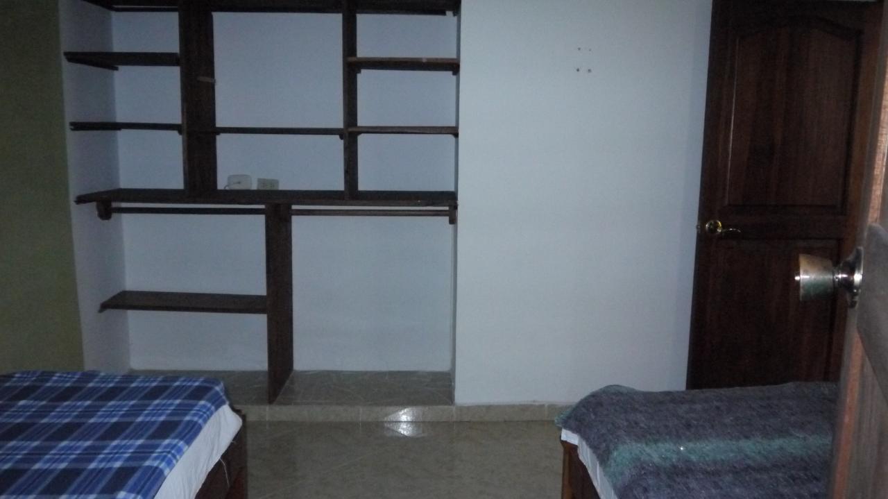 Hostal Naty Luna Jardin Exterior photo